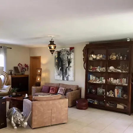 Hibiscus Villa *