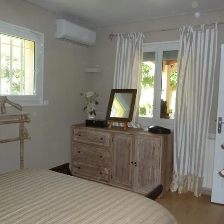 Hibiscus Villa *